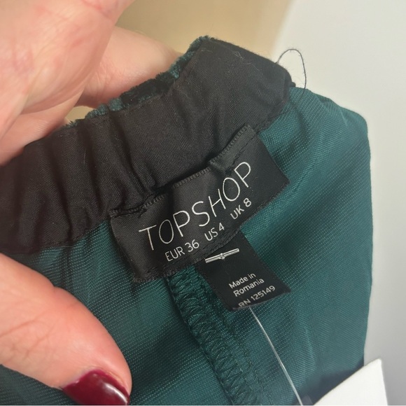 NWT TopShop Off the Shoulder Top Green Velvet US 4 - Picture 8 of 8